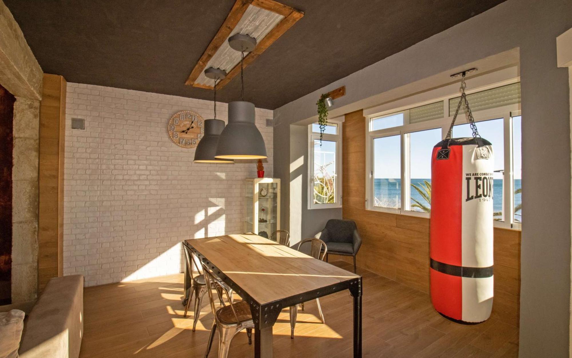 Luxury Beach House - Primera Linea Playa Cargador Albert Villas 阿尔考斯布里 外观 照片